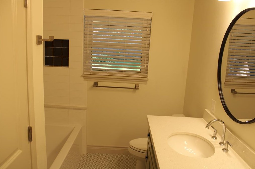 1615 Maux Dr, Houston TX  77043-3347 exterior