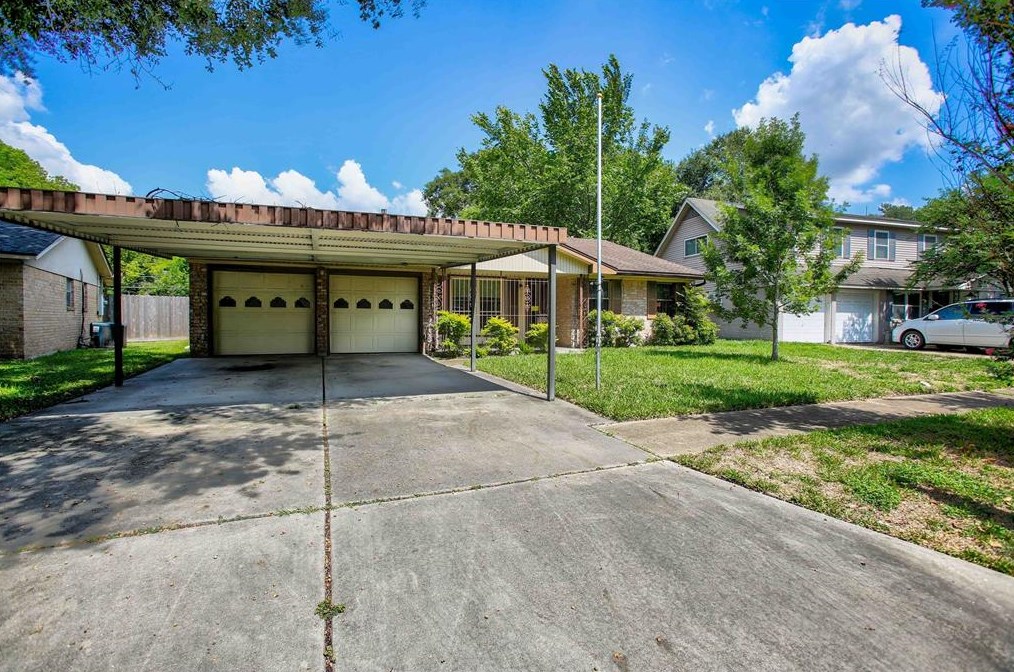 5602 Hialeah Dr, Houston, TX 77092-5133
