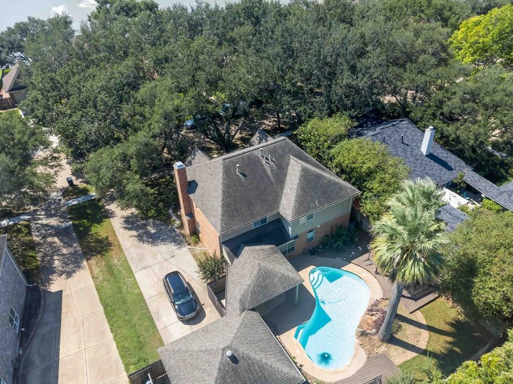 626 Clarenda Falls Dr, Sugar Land, TX 77479