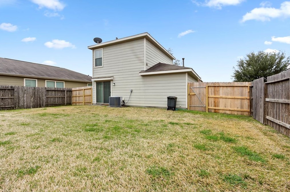 16526 Burnell Oaks Ln, Houston, TX 77090