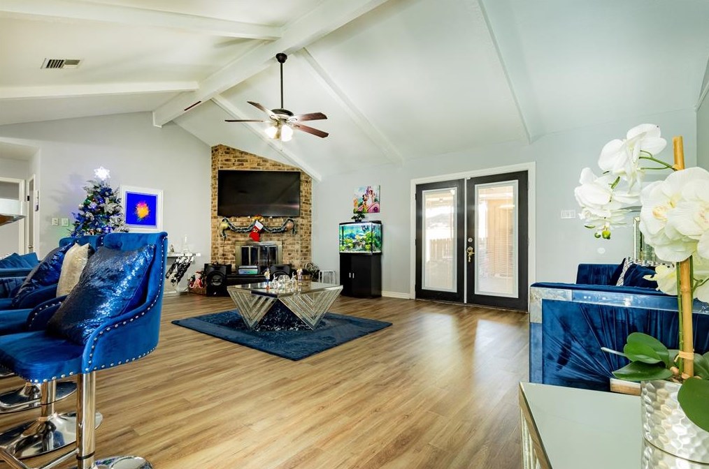 510 Mistywood Dr, Houston, TX 77090