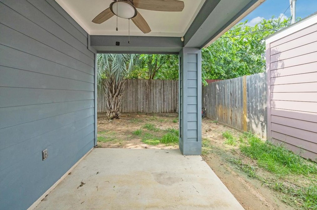 6105 Yale St, Houston TX  77076-3012 exterior