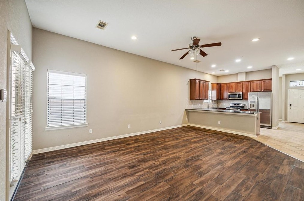 6105 Yale St, Houston TX  77076-3012 exterior