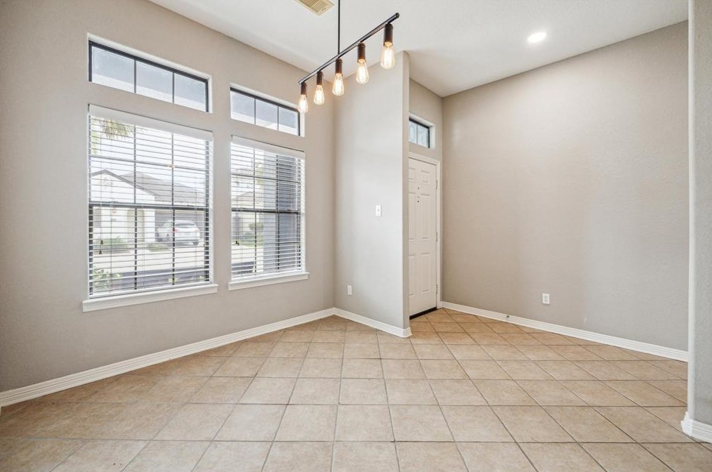 6105 Yale St, Houston TX  77076-3012 exterior