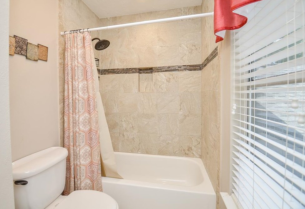 16239 Salida De Sol Dr, Houston TX exterior