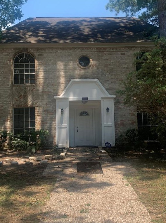 1818 Hamlin Valley Dr, Houston TX  77090-2015 exterior