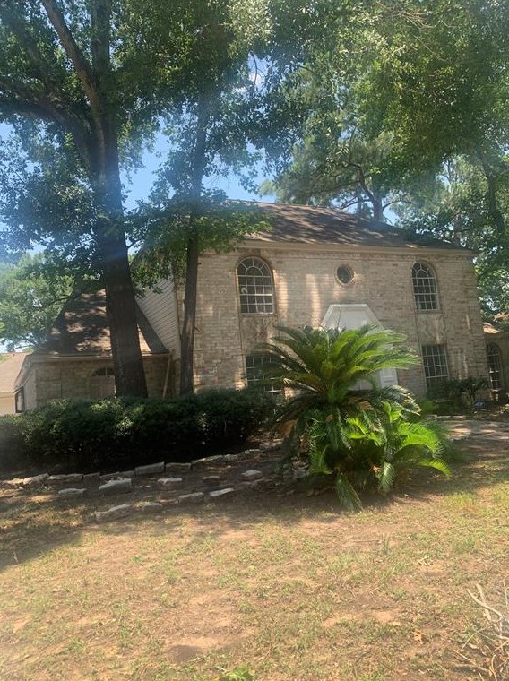 1818 Hamlin Valley Dr, Houston TX  77090-2015 exterior