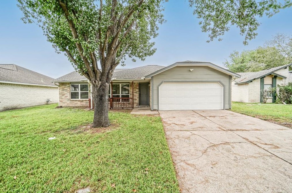 307 Floravista Dr, Houston, TX 77598