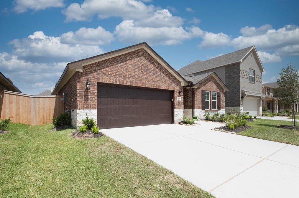 8019 Virginia Dr, Richmond, TX 77406