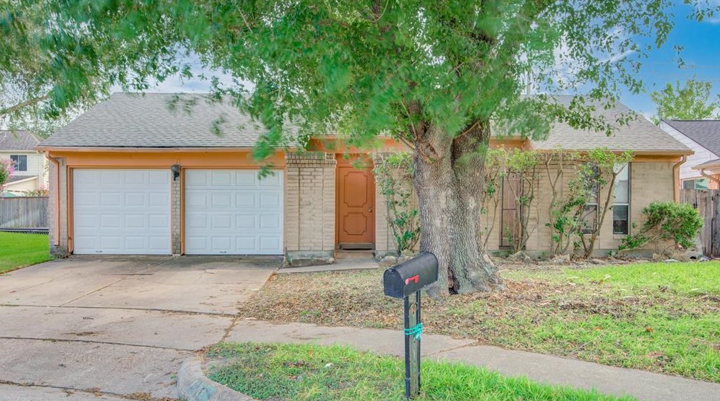 12134 Pecan Meadow Dr, Houston, TX 77071