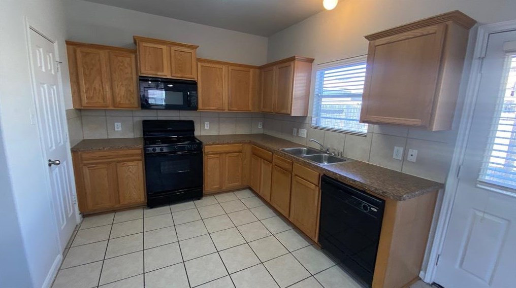 15835 Mountain Mist Trl, Houston TX  77049-5611 exterior