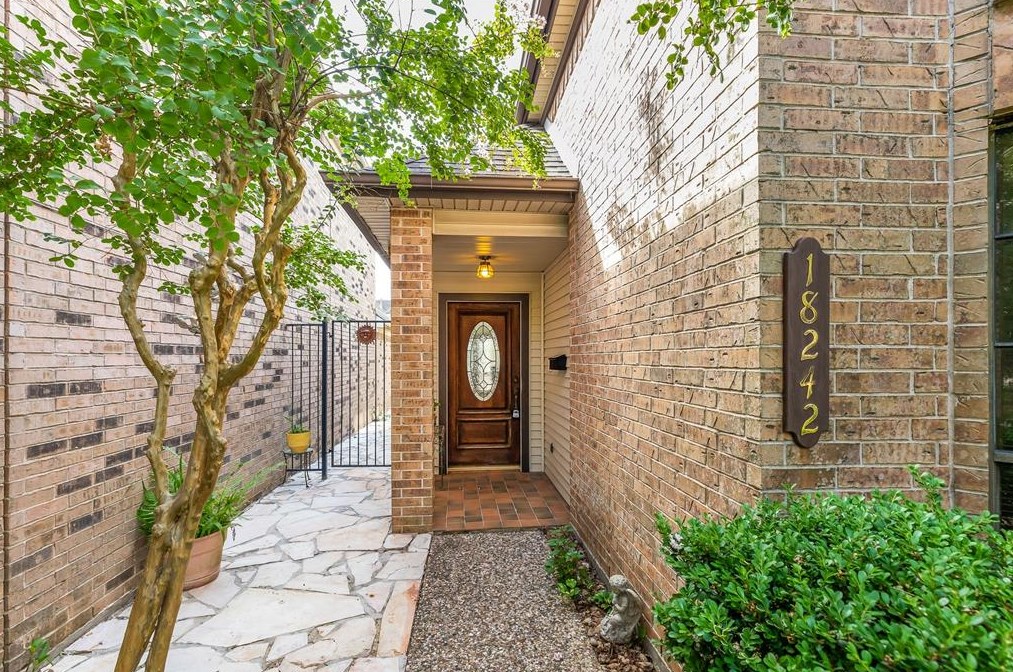 18242 Vinland Dr, Houston, TX 77058