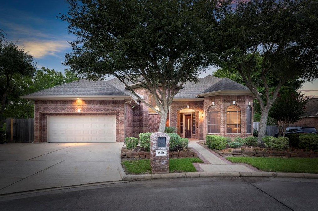 18826 Cypress Chateau Dr, Spring, TX 77388-5165