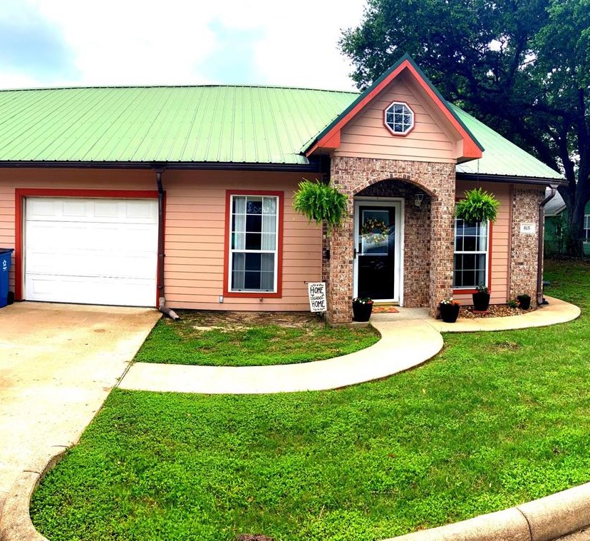 815 Tangle Oaks Dr, Bellvue, TX 77418