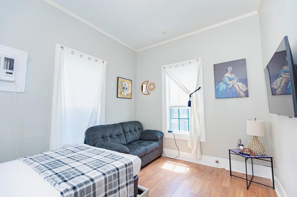 1707 Market St #4, Galveston, TX 77550