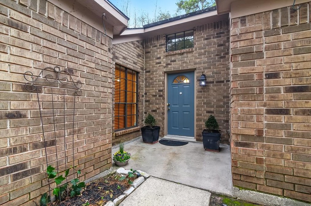 152 Pathfinders Cir, Spring TX  77381-3001 exterior