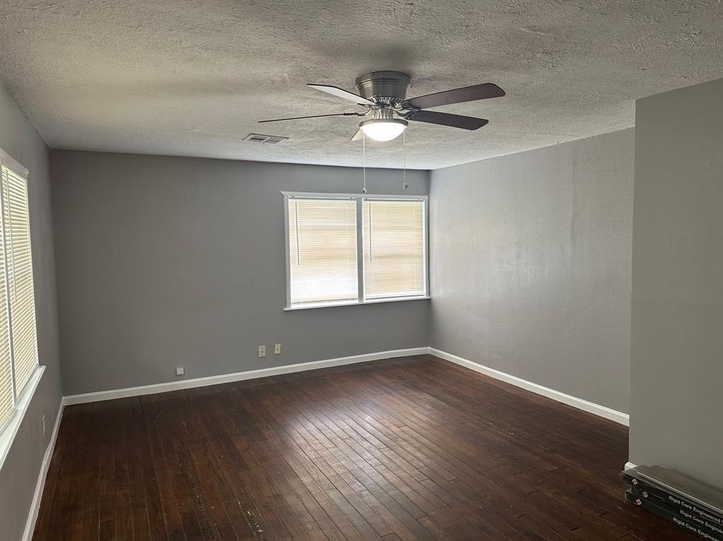 624 13th Ave N, Texas City, TX 77590