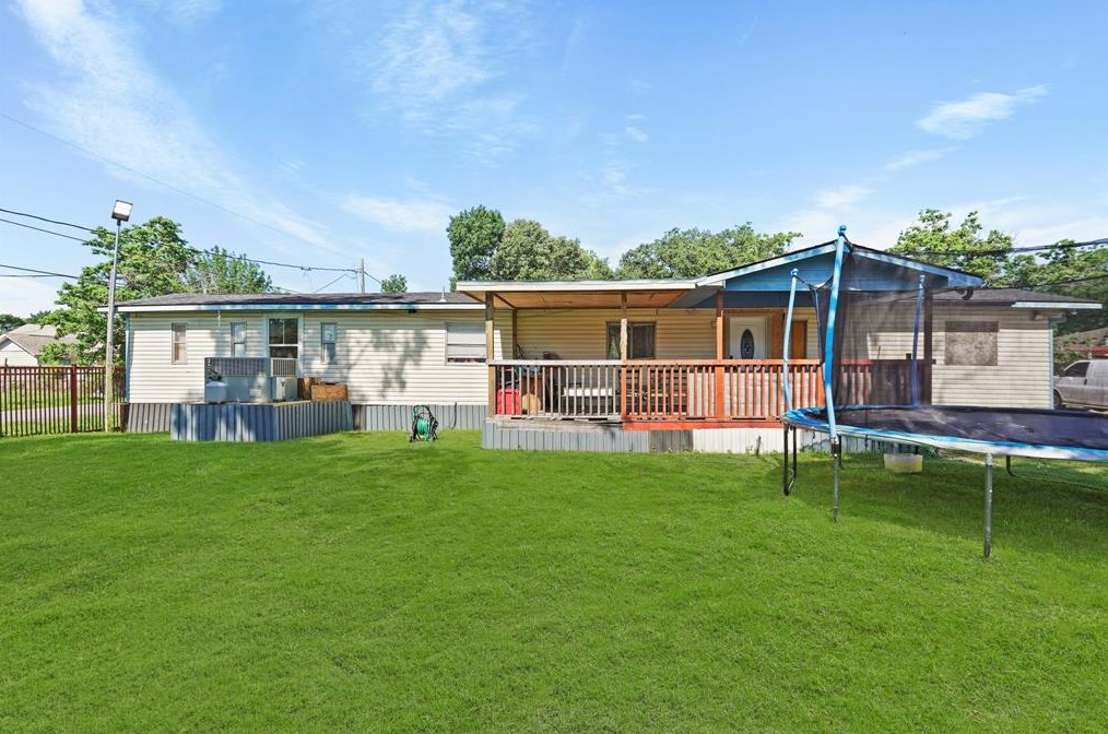 718 Mnr St, Houston TX  77015-4136 exterior