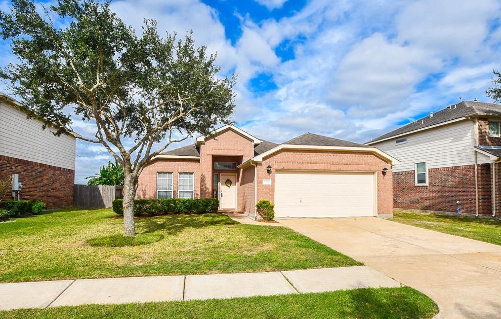 6405 Hillock Ln, Pearland, TX 77584