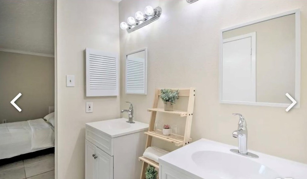 16131 Ridgegreen Dr, Houston TX  77082-1320 exterior