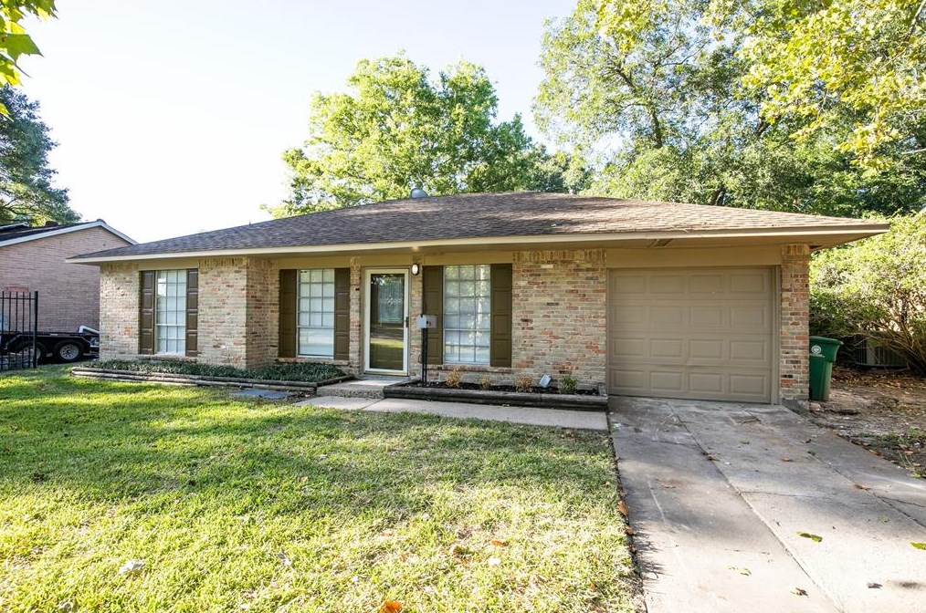 5705 Arthington St, Houston, TX 77053-3001