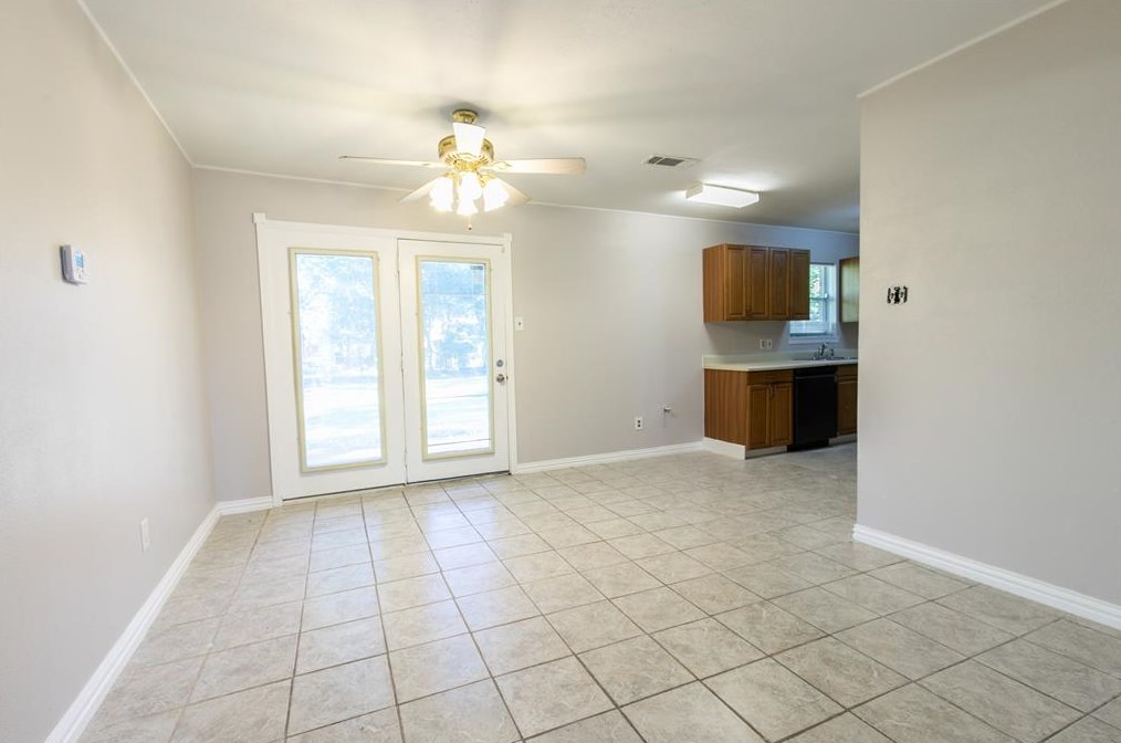 5705 Arthington St, Houston TX  77053-3005 exterior