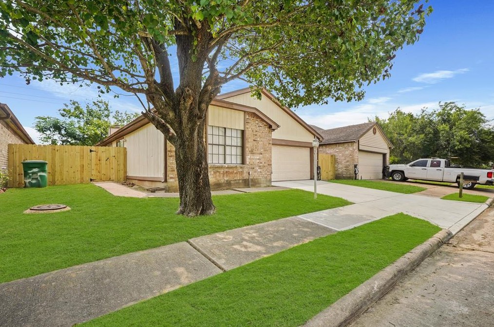 3409 Meadway Dr, Houston, TX 77082-5340