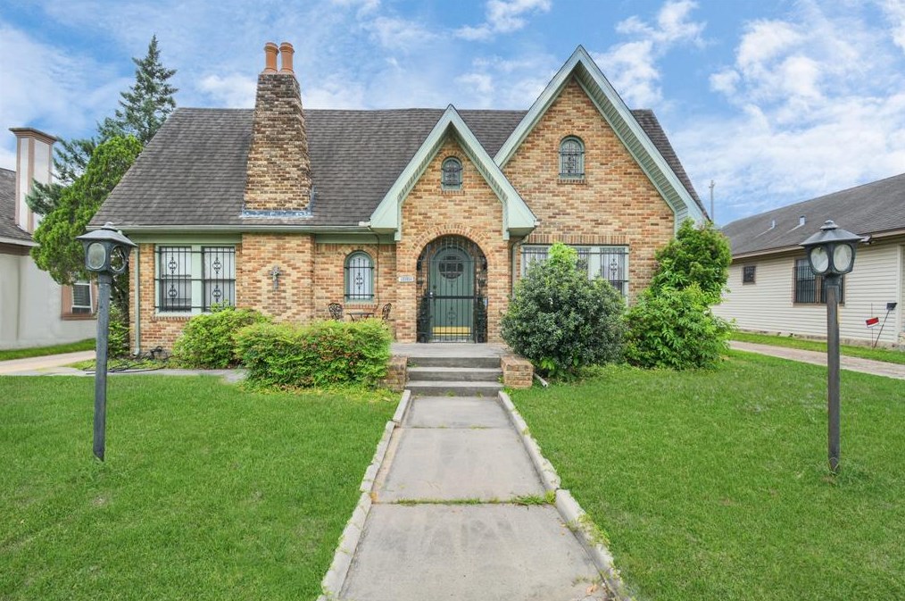 5130 Claremont St, Houston TX  77023-3208 exterior