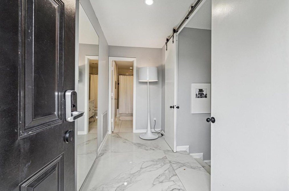 2602 Washington St #i, Houston, TX 77007