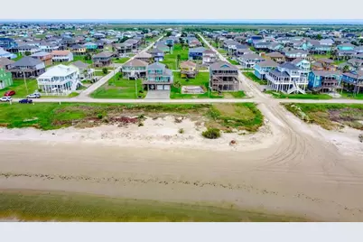 1337 Emerald Drive, Crystal Beach, TX 77650 - Photo 8