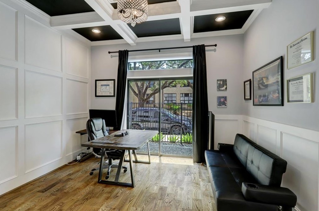 1535 Michigan St, Houston TX  77006-1953 exterior