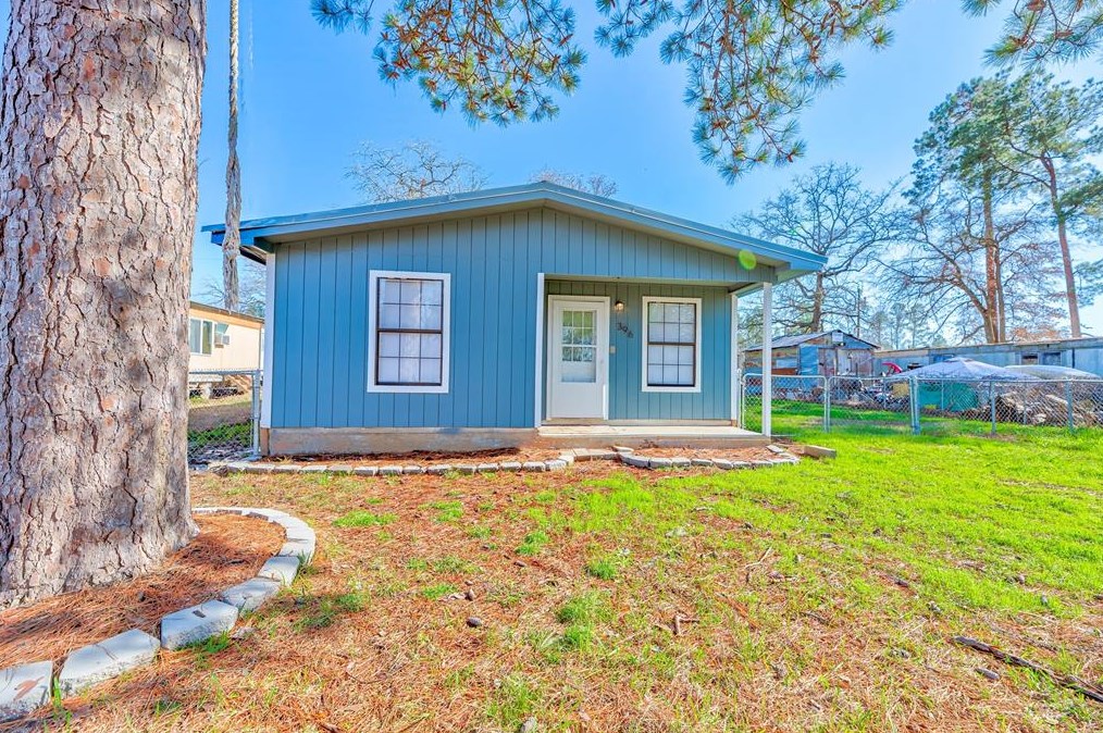 396 E Sherwood Dr, Livingston, TX 77351