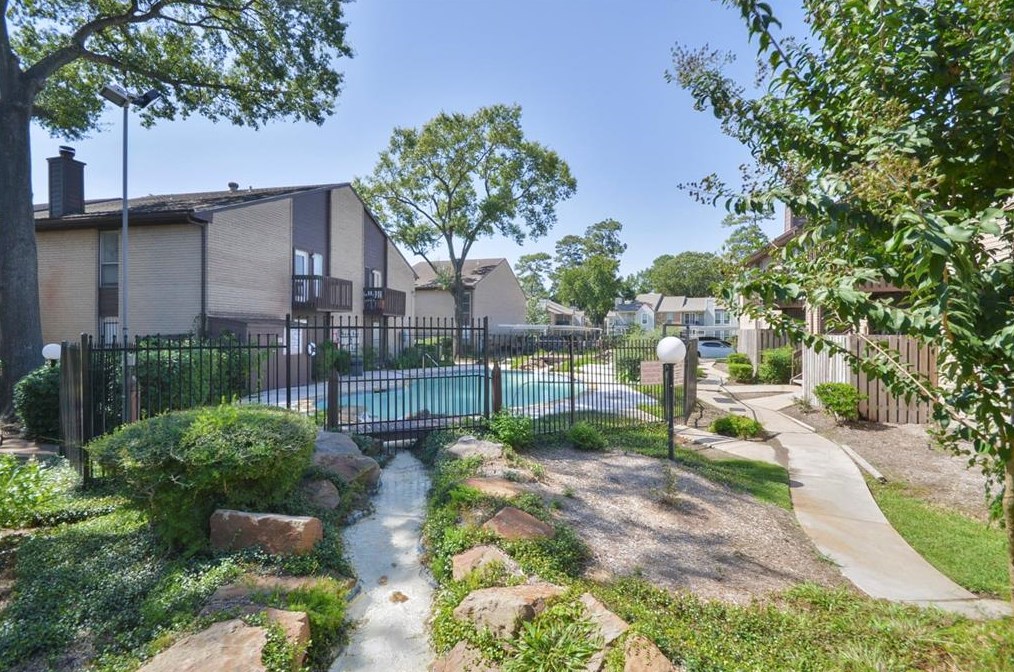 12905 Wood Forest Blvd, Houston TX 77015 exterior