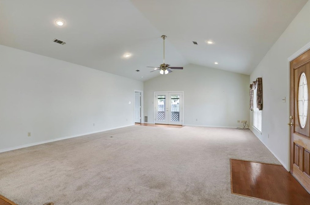 857 Tangle Oaks Ct, Bellvue, TX 77418