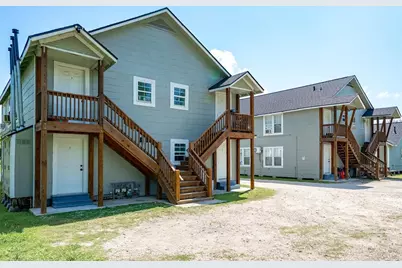 214 W Republic Street #10, Baytown, TX 77520 - Photo 6