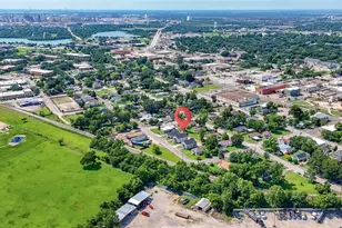 214 W Republic St, Baytown, TX 77520 - Photo 32