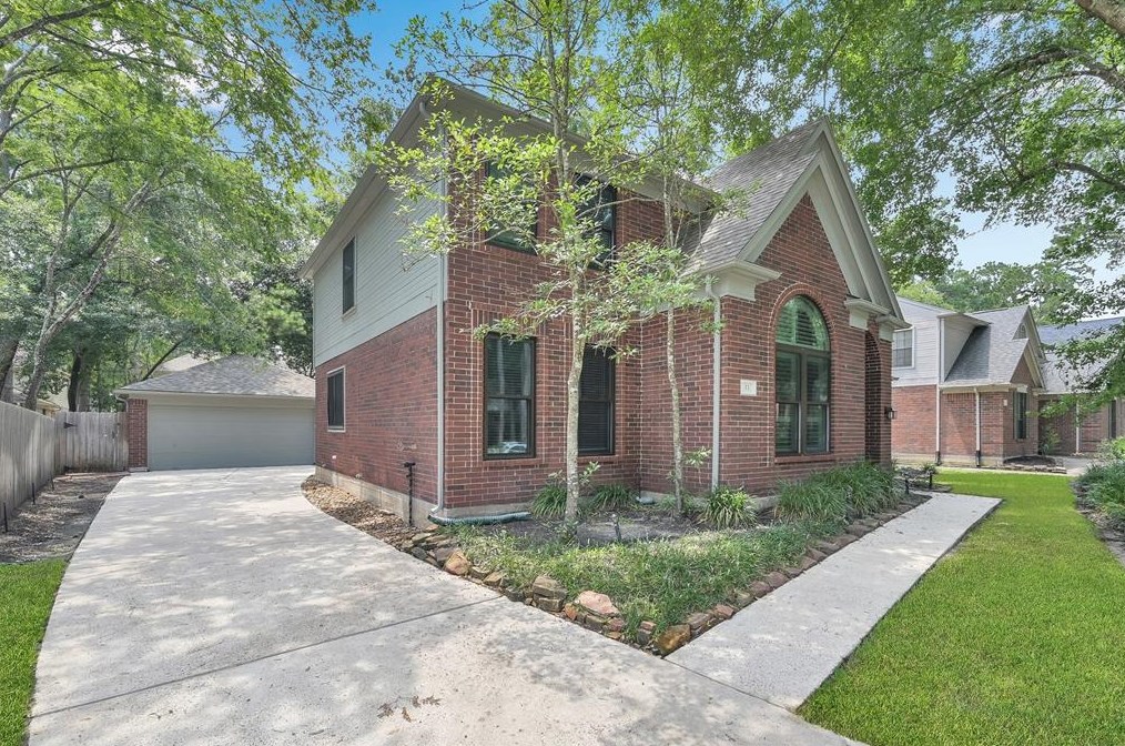 11 Windledge Pl, Spring, TX 77381-4642