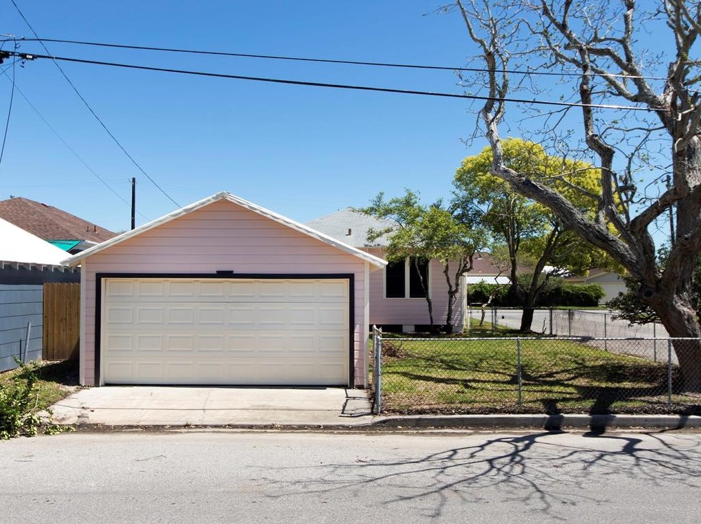 1411 Milam Dr, Galveston, TX 77551