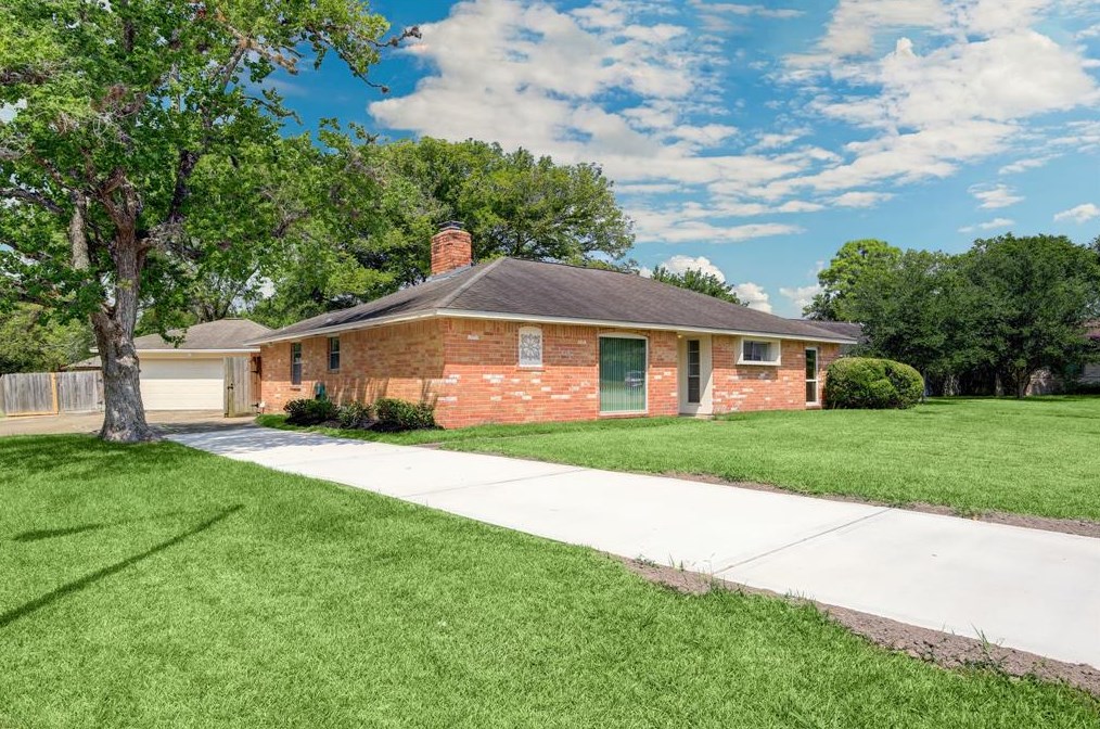 16910 Ravine Cir, Friendswood, TX 77546-4234