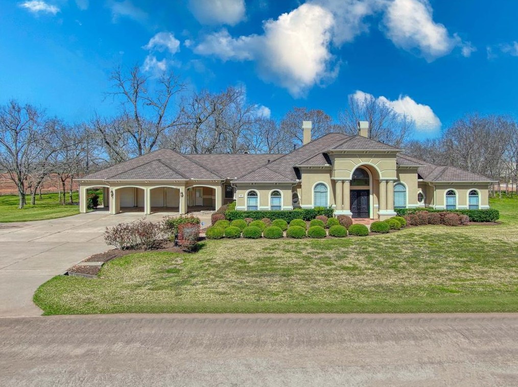 4011 Westerdale Dr, Fulshear, TX 77441