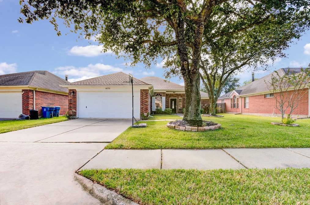 19711 Vernier Woods Ln, Spring TX  77379-6073 exterior