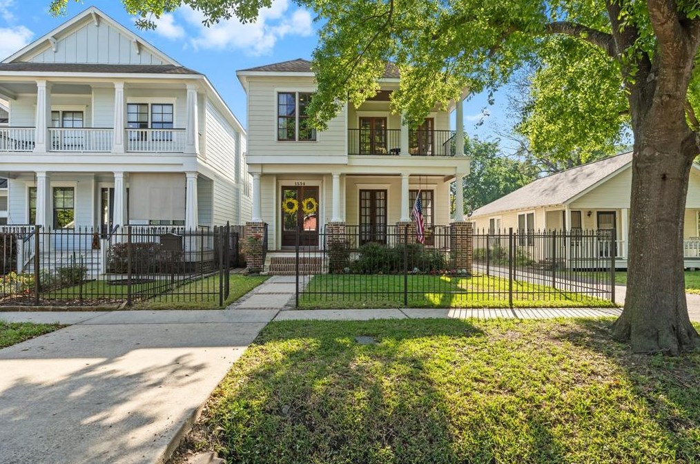 1534 Waverly St, Houston TX  77008-4149 exterior