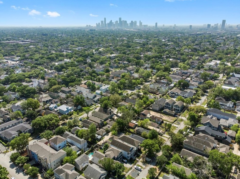 1534 Waverly, Houston TX  77007-1442 exterior