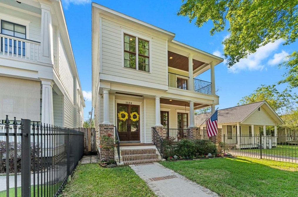 1534 Waverly, Houston TX  77007-1442 exterior