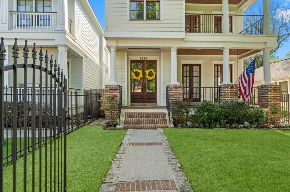 1534 Waverly St, Houston, TX 77008-4149