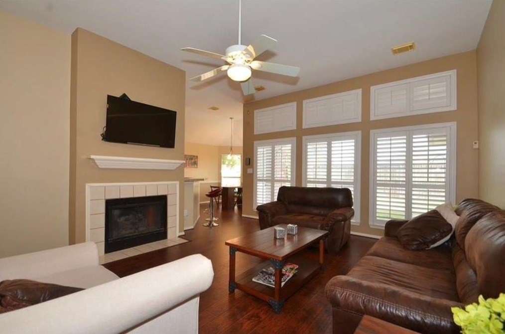 415 Scarlet Maple Dr, Sugar Land, TX 77479