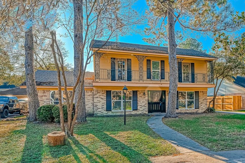 4815 Wind Chimes Dr, Houston, TX 77066