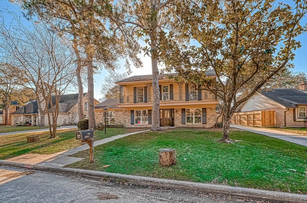 4815 Wind Chimes Dr, Houston TX  77066-2944 exterior