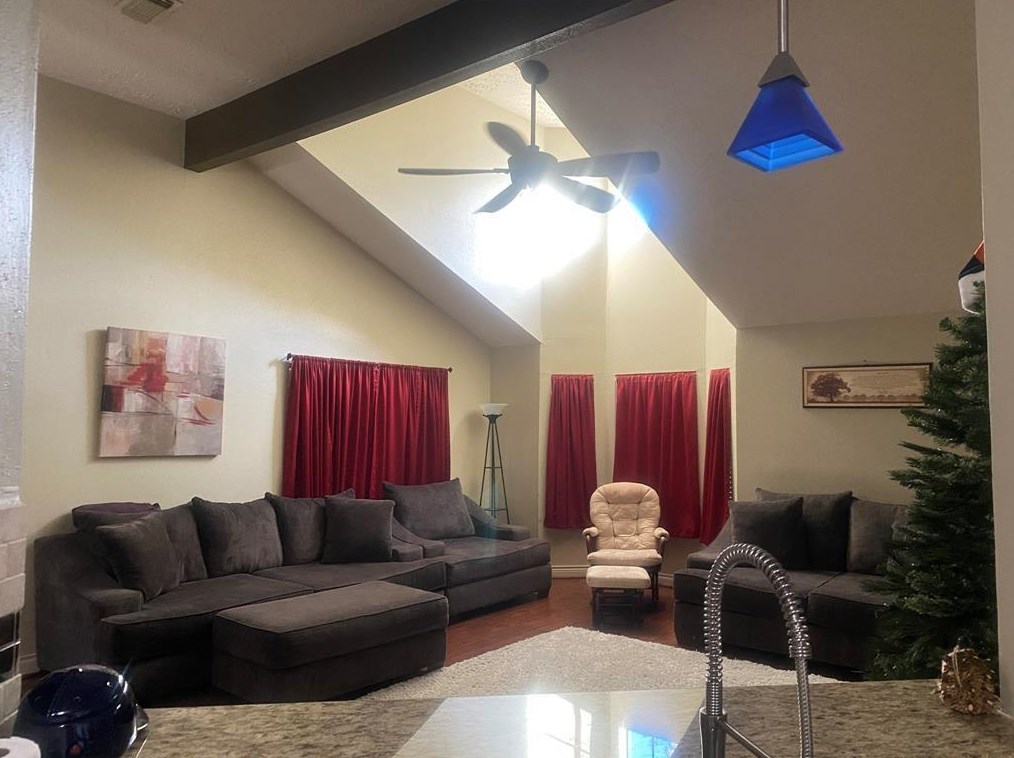 1915 Creek Valley Ln, Sugar Land TX  77478-4468 exterior