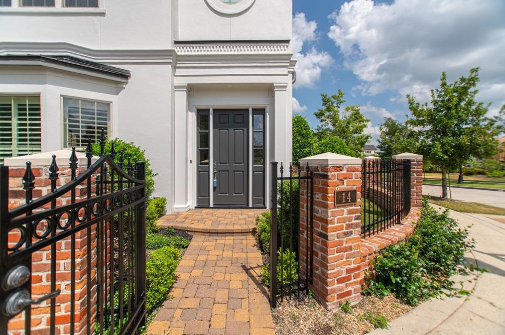 14 Jetty Point Dr, Spring TX  77380-2480 exterior